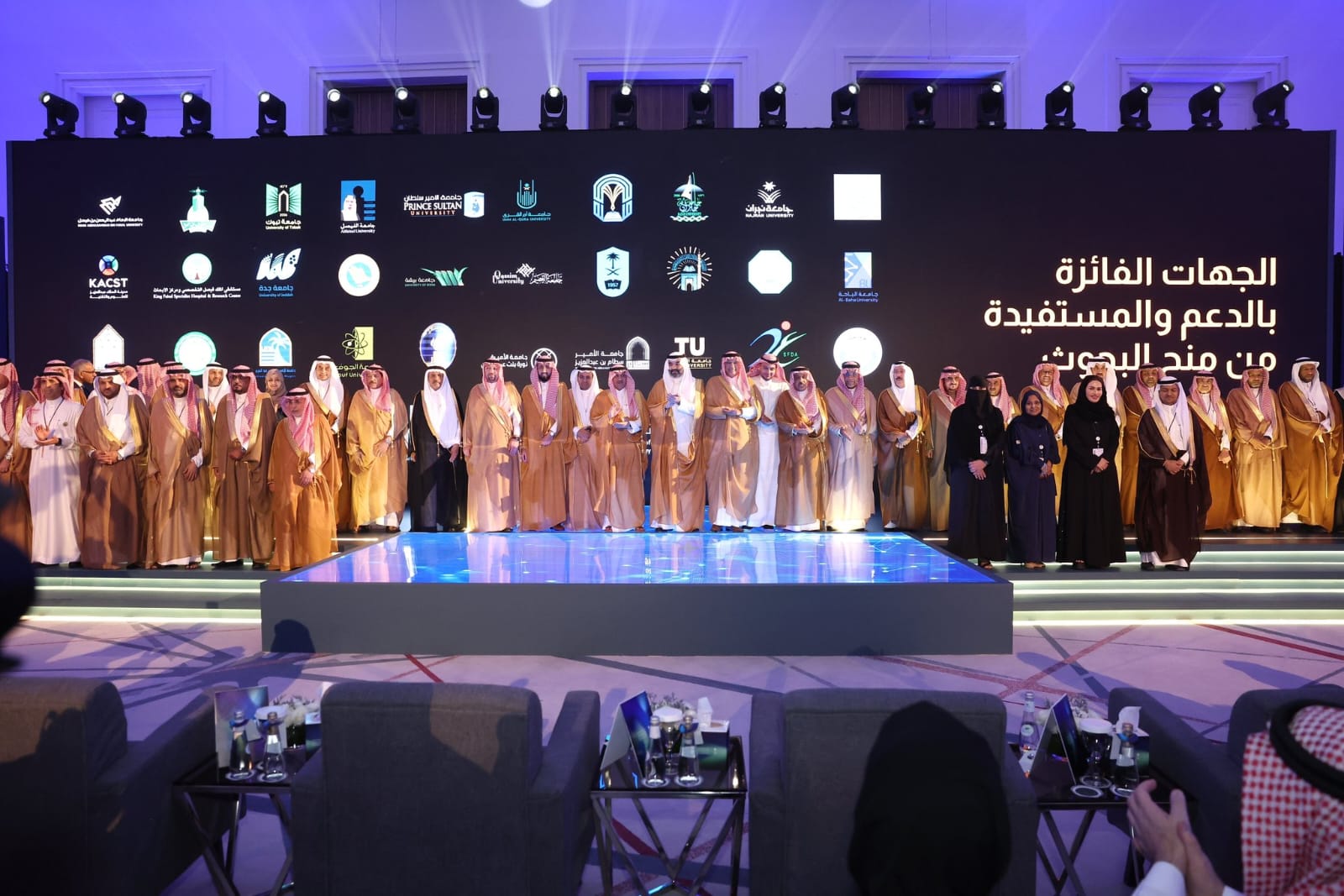 نائب أمير المنطقة الشرقية يستقبل رئيس ووكلاء جامعة حفر الباطن.